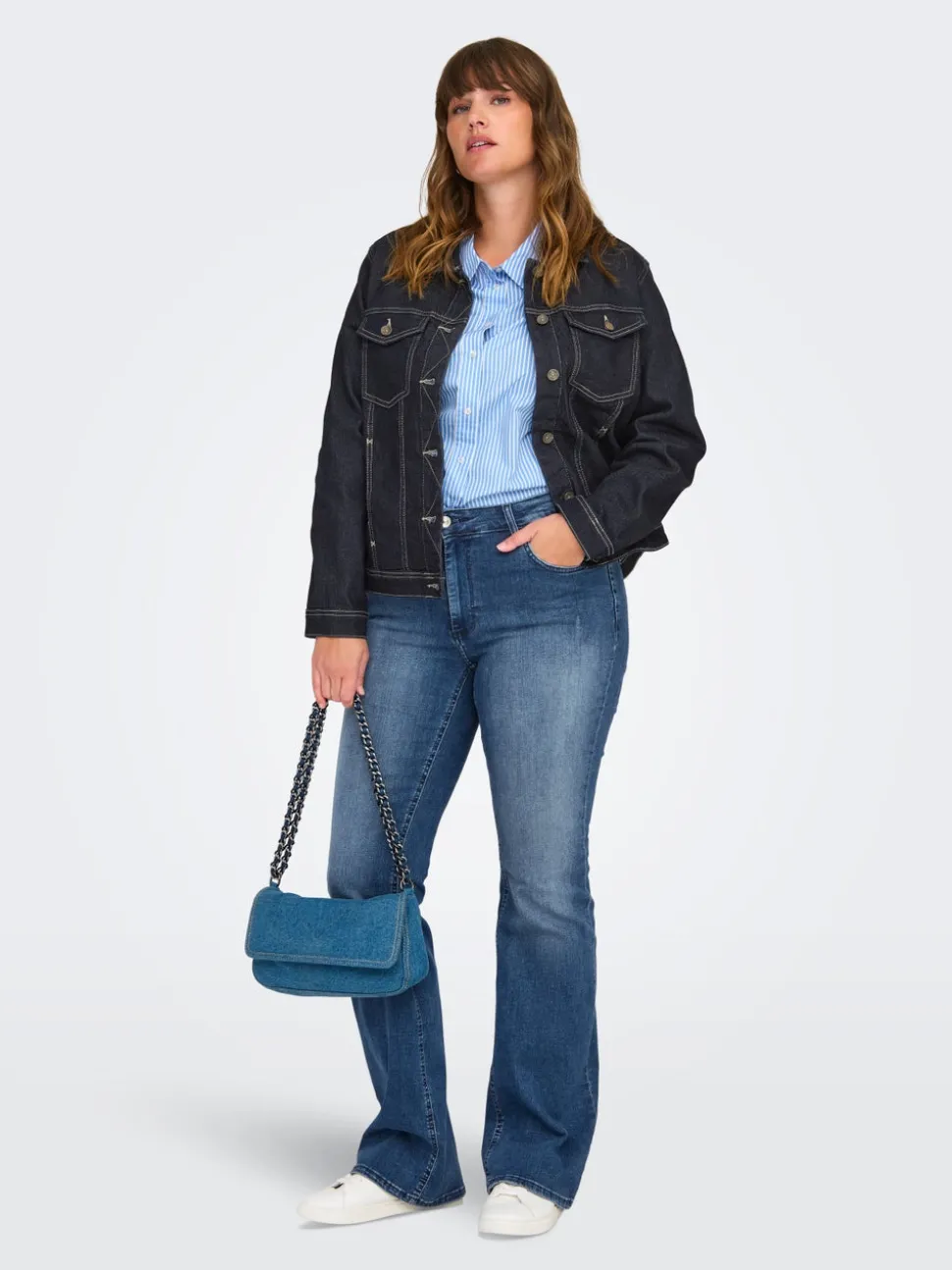 CARWILLY Middels høy midje Flared Fit Jeans
