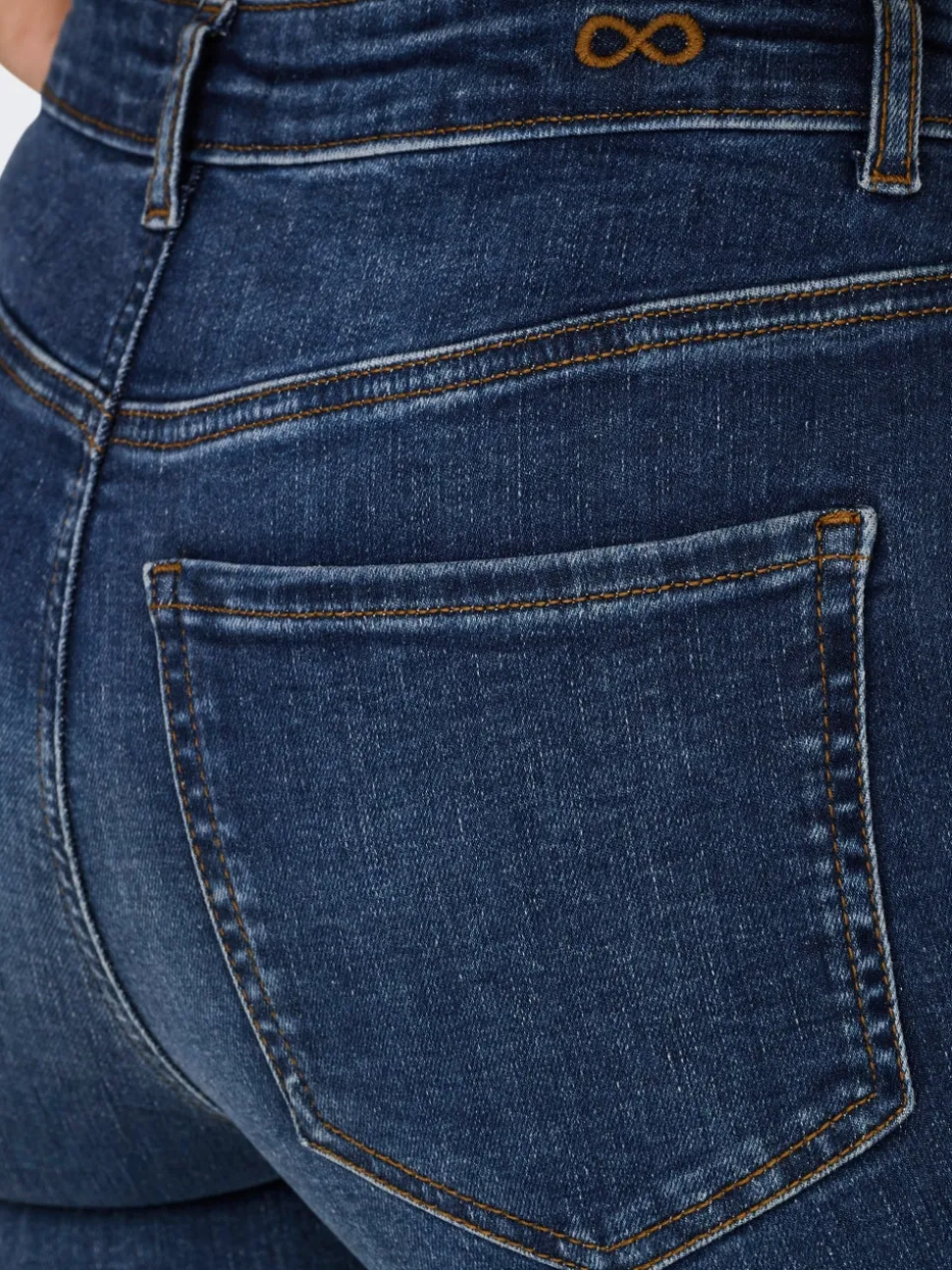 JDYFINA Middels høy midje Skinny Fit Ankellengde Jeans