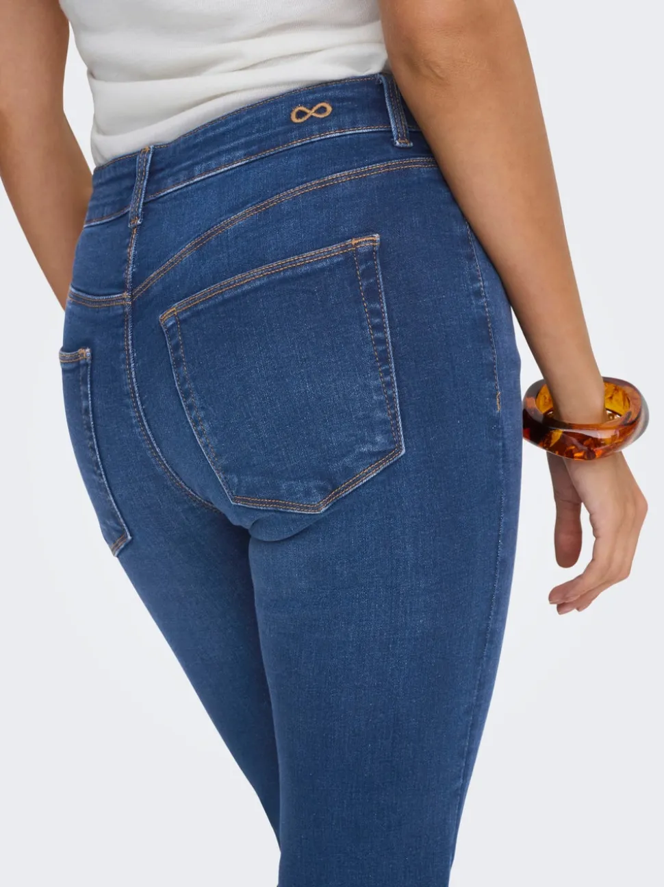 JDYFINA Middels høy midje Straight Fit Jeans