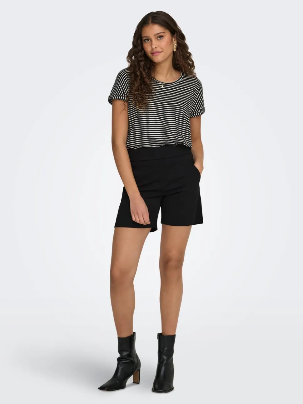 JDYLOUISVILLE Loose fit Shorts