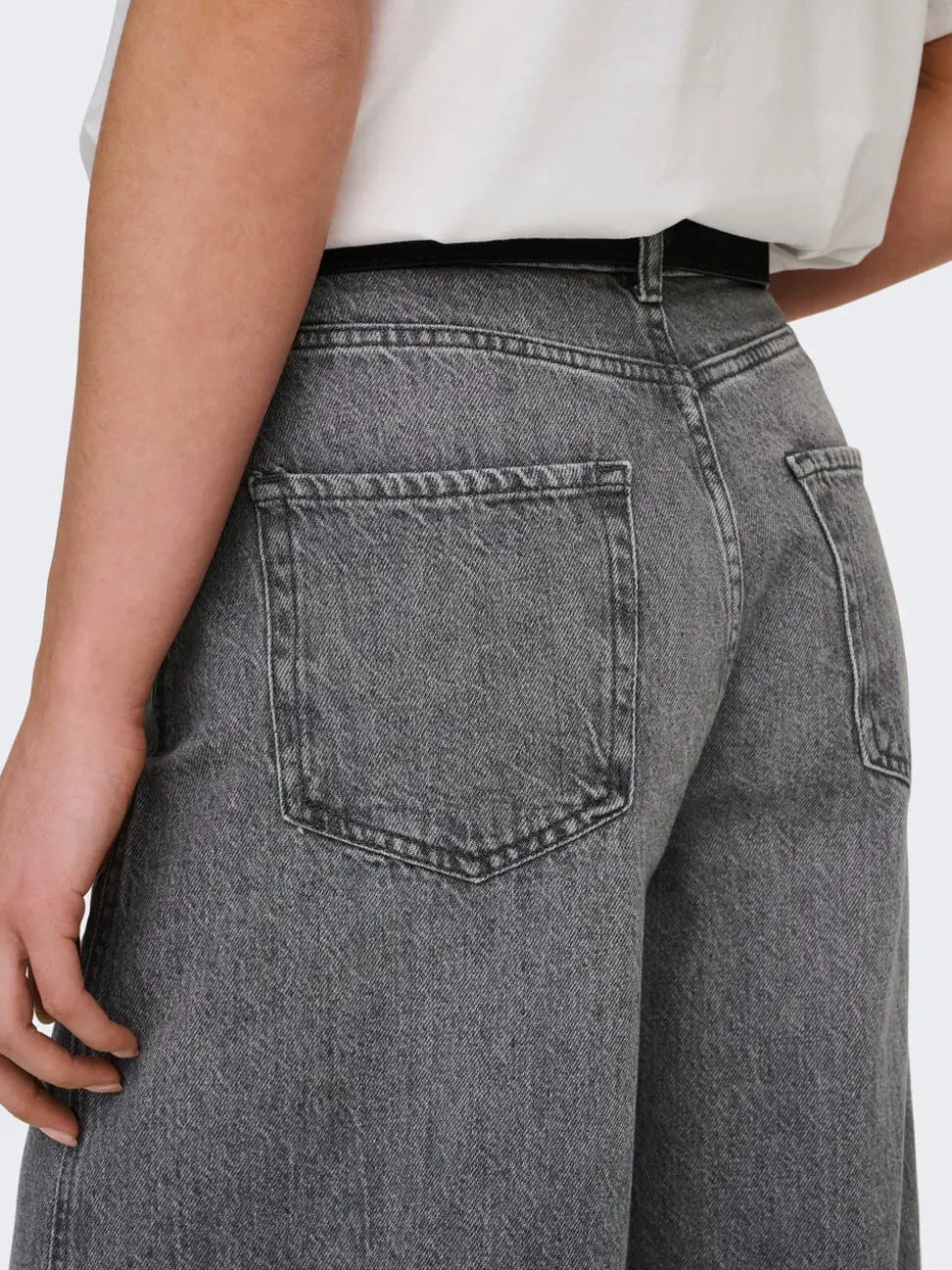 JDYSUSIE Middels høy midje Barrel-passform Jeans