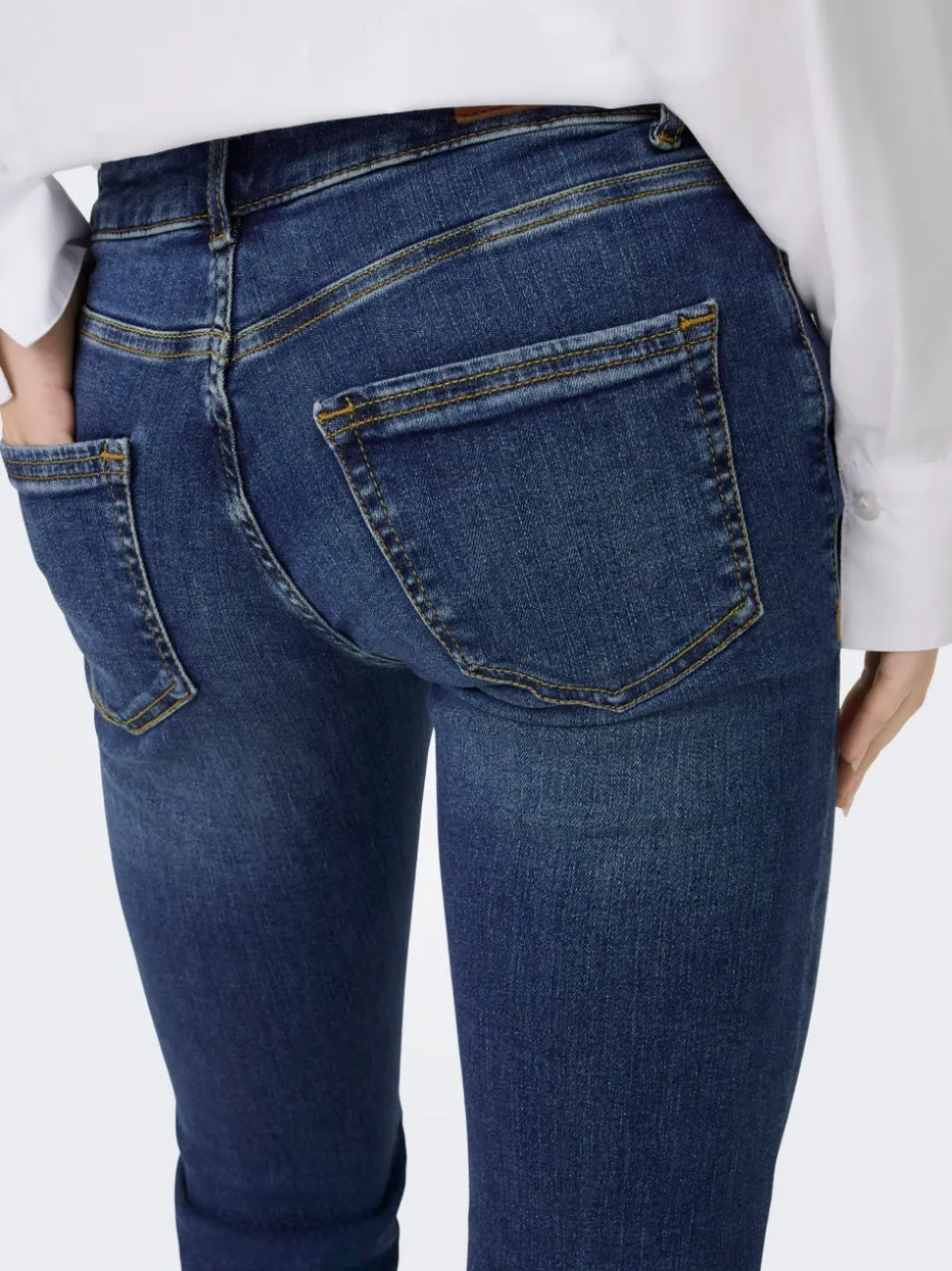 ONLBLUSH Lav midje Flared Fit Jeans