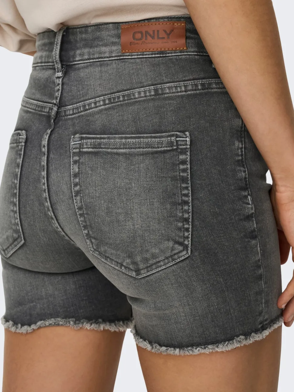 ONLBLUSH Middels høy midje Regular Fit Denimshorts
