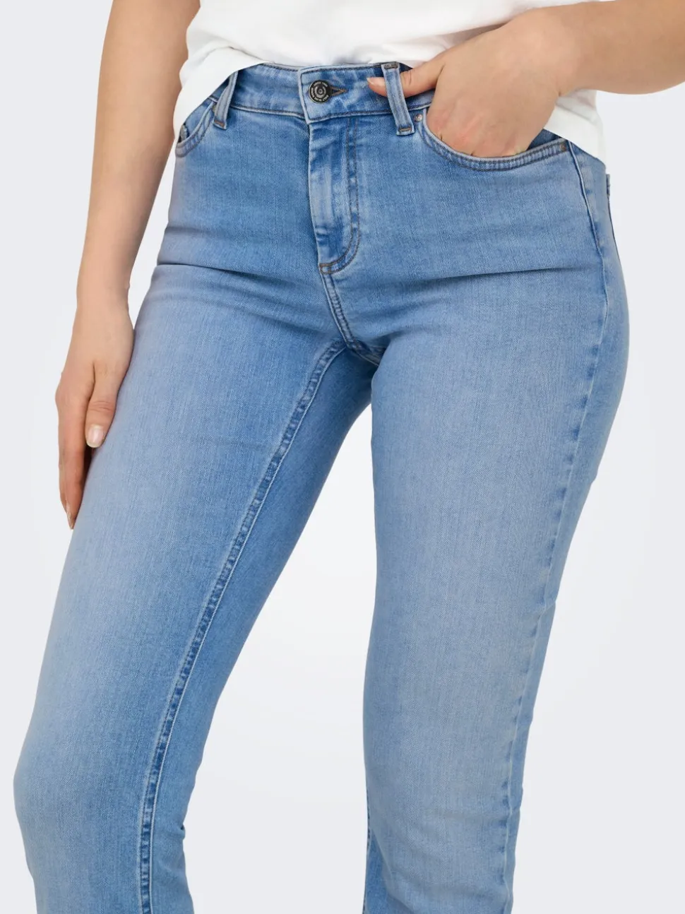 ONLBLUSH Middels høy midje Flared Fit Jeans