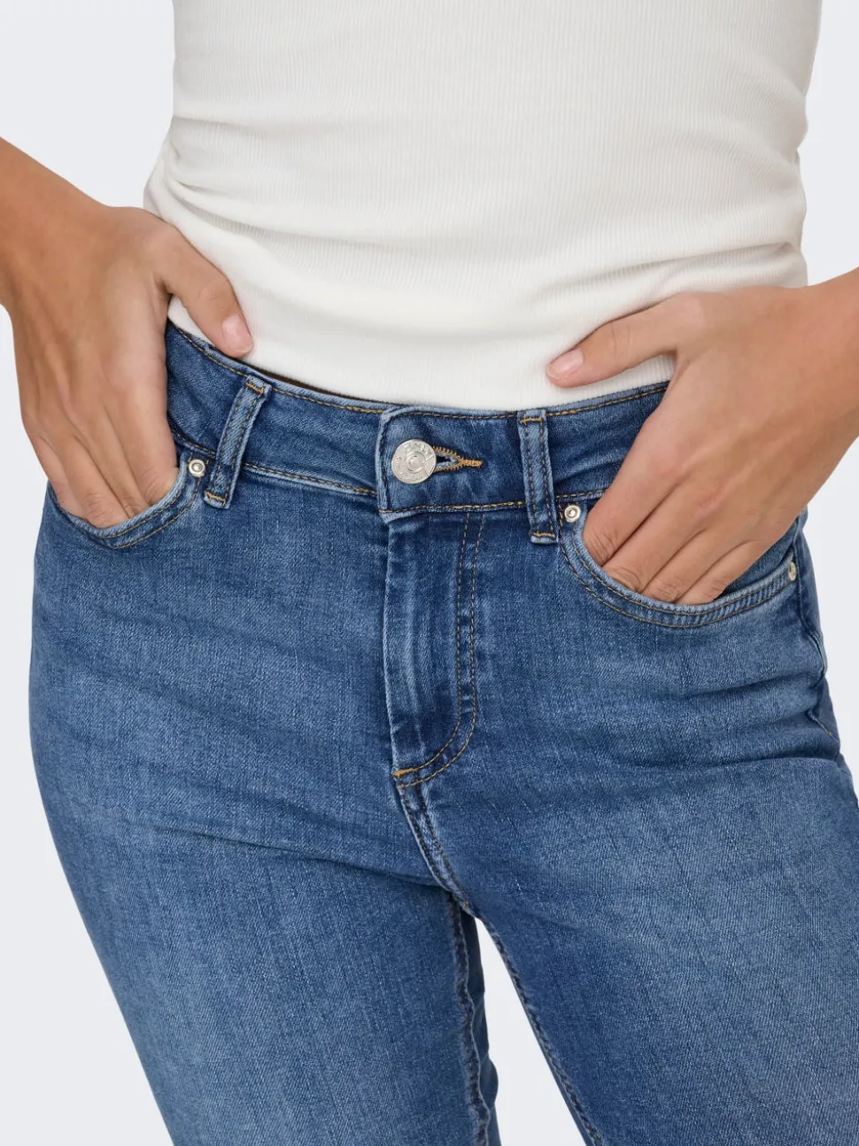 ONLBLUSH Middels høy midje Flared Fit Jeans