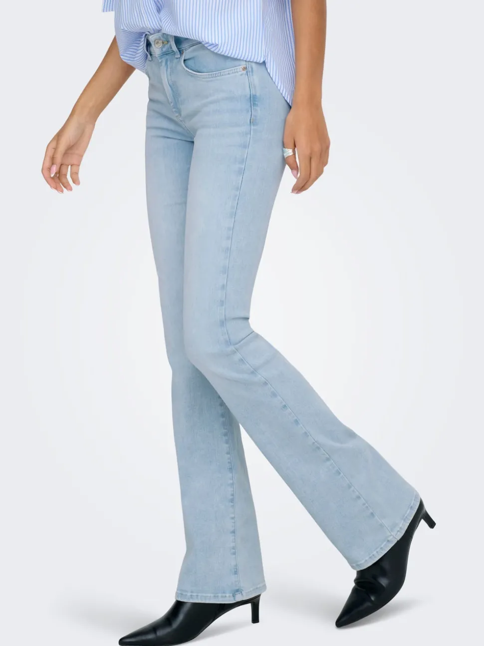 ONLBLUSH Middels høy midje Flared Fit Jeans
