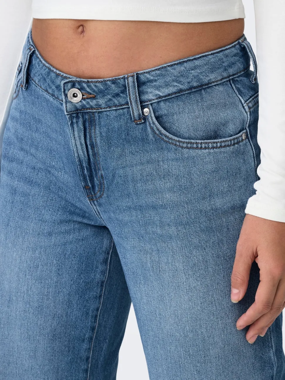 ONLBRITNEY Lav midje Straight Fit Jeans