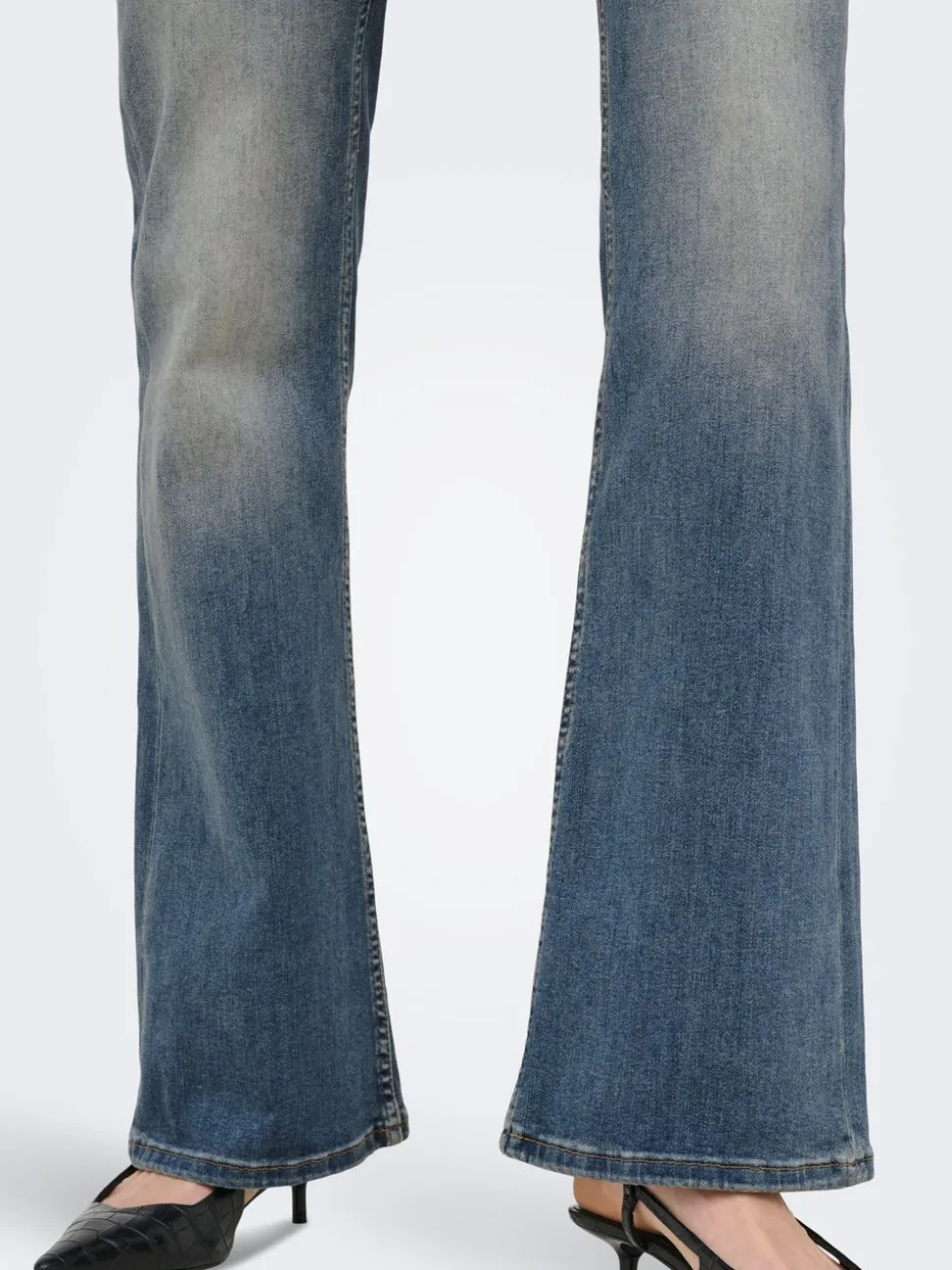 ONLCORAL Lav midje Flared Fit Jeans