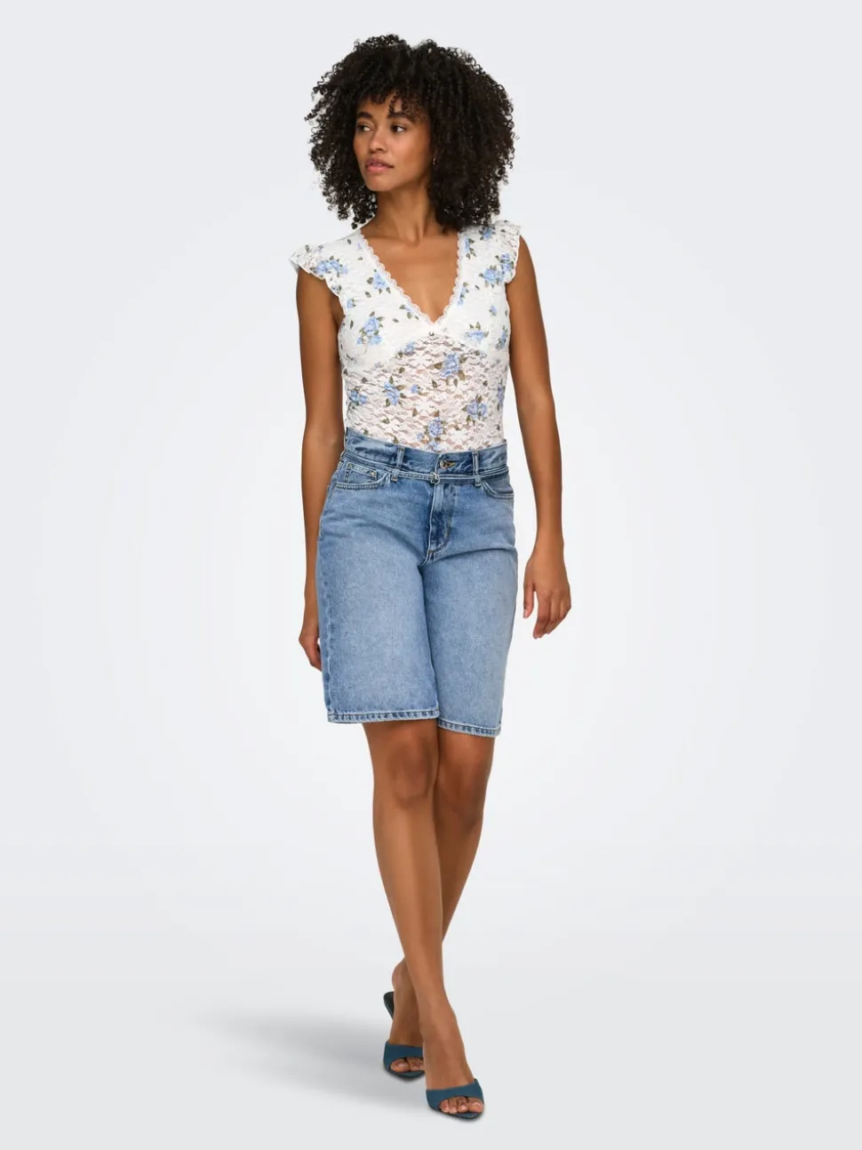ONLELLA Middels høy midje Regular Fit Denimshorts