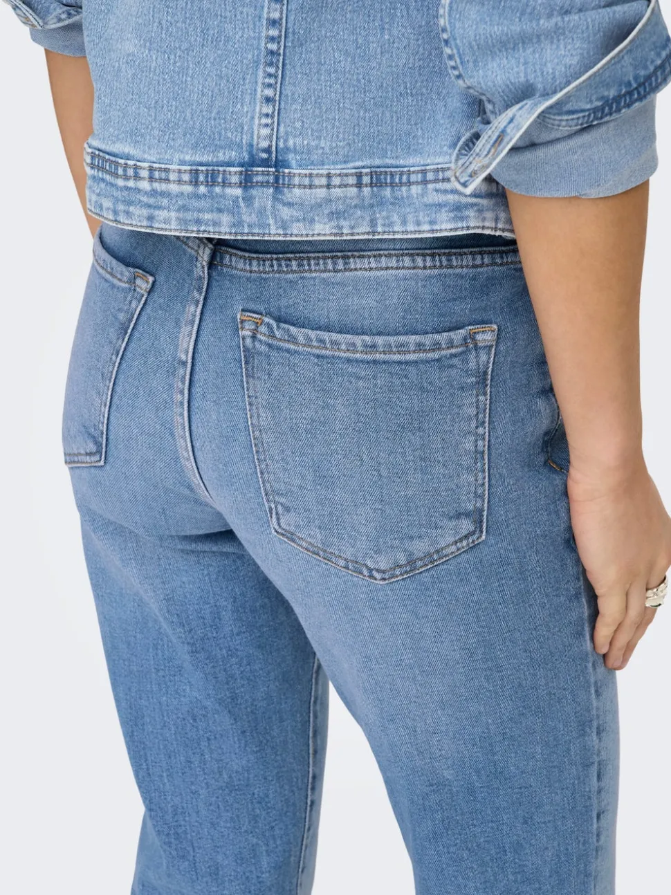 ONLEMILY Høy midje Straight Fit Ankellengde Jeans