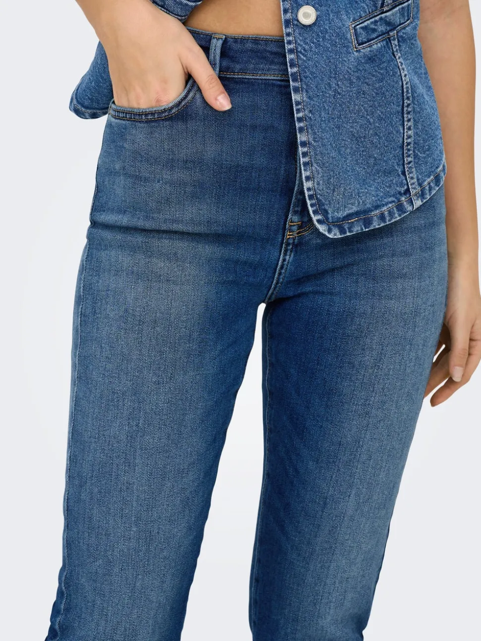 ONLEMILY Høy midje Straight Fit Ankellengde Jeans