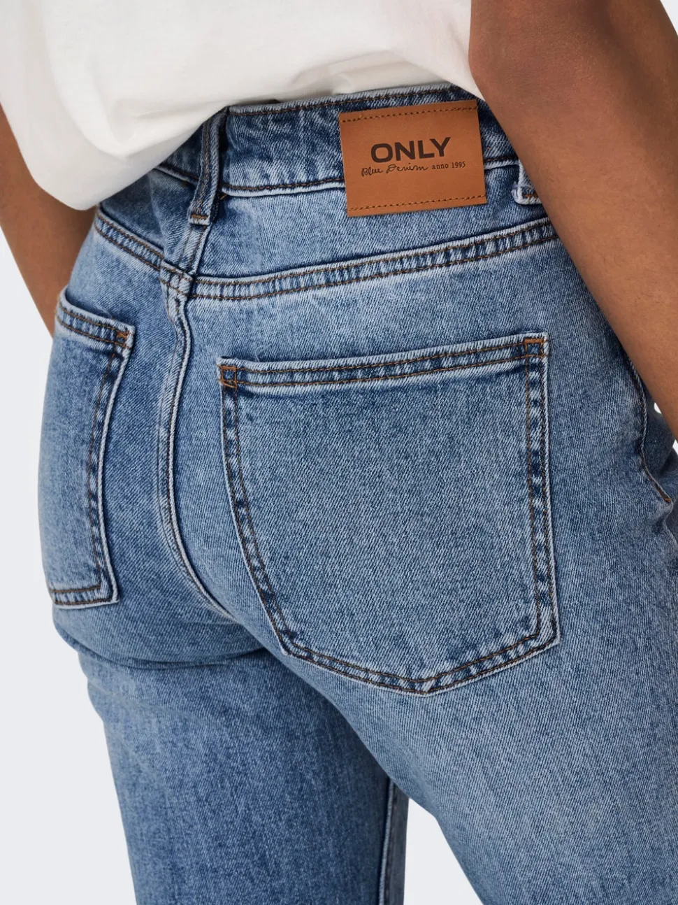ONLEMILY Høy midje Straight Fit Ankellengde Jeans