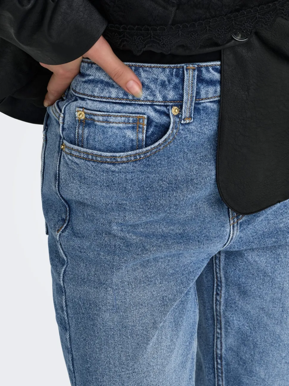 ONLEMILY Høy midje Straight Fit Ankellengde Jeans