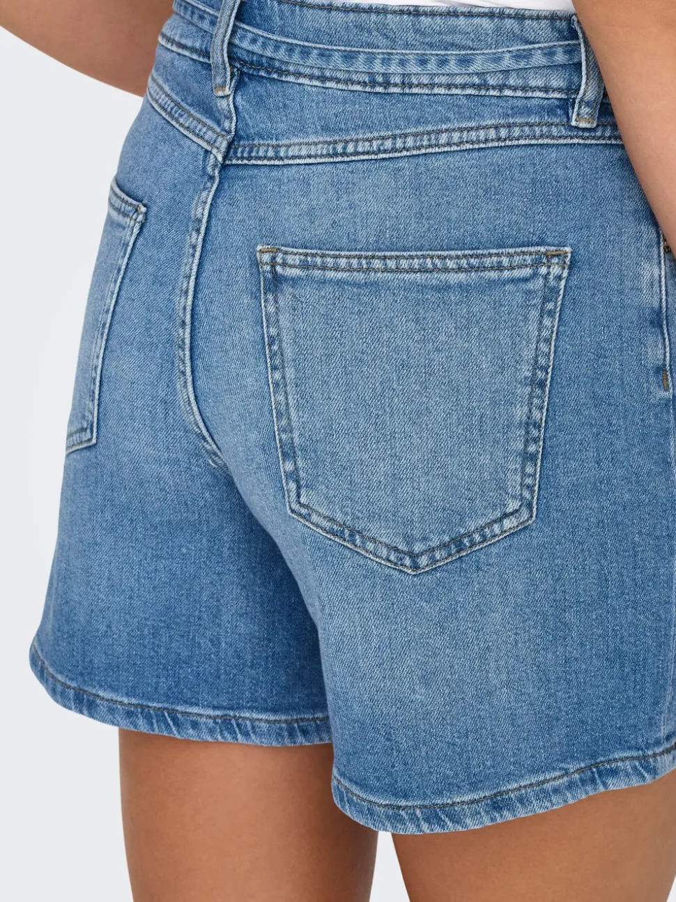 ONLGIANNA Middels høy midje Regular Fit Denimshorts