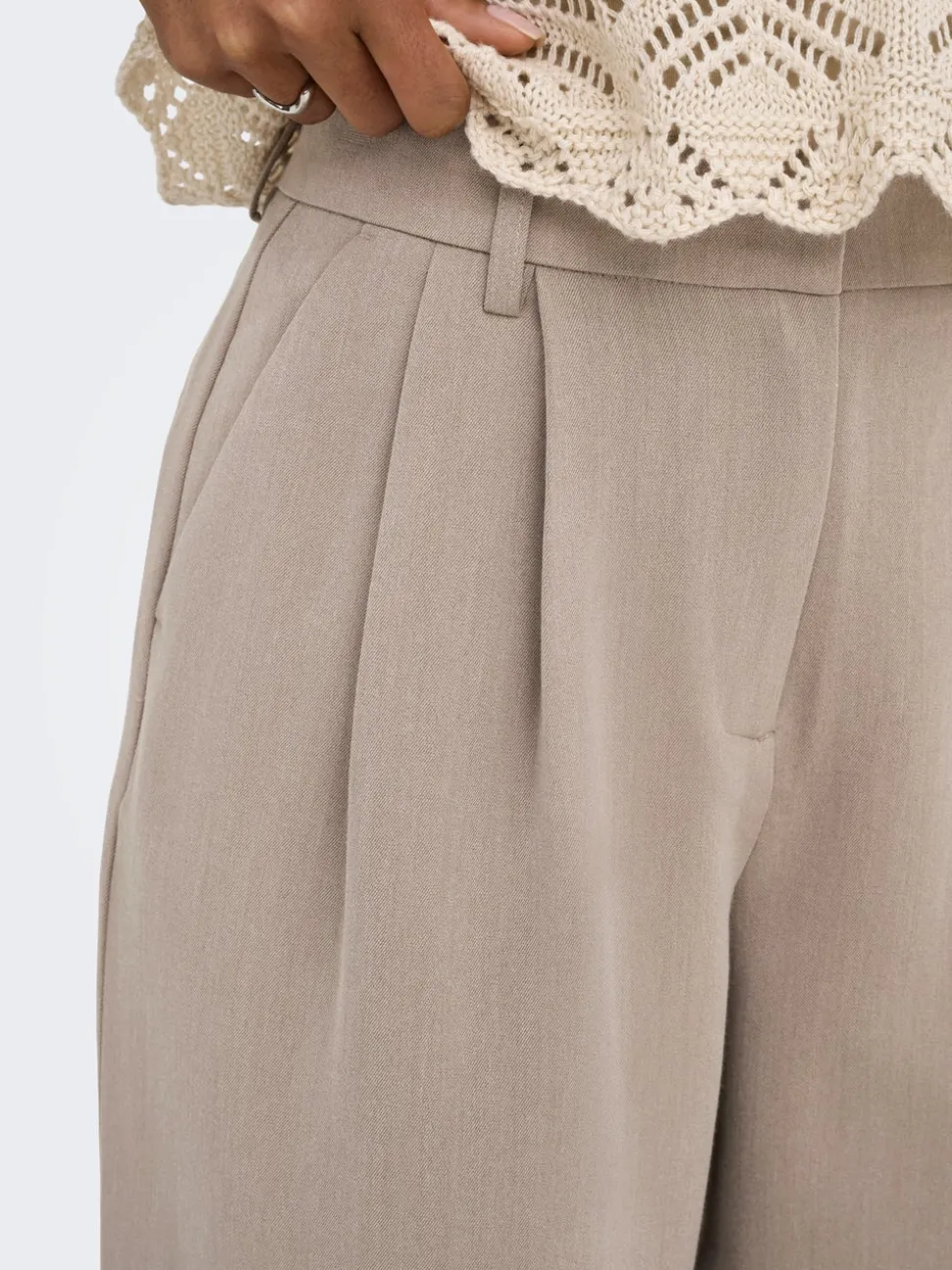 ONLHATTIE Straight Tapered Fit Bukser