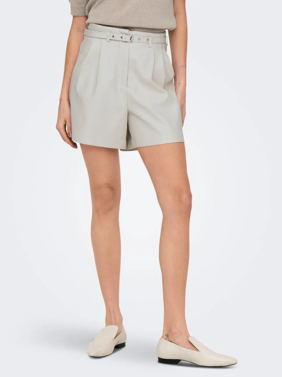 ONLHEIDI Middels høy midje Regular Fit Shorts i kunstskinn