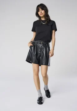 ONLHEIDI Middels høy midje Regular Fit Shorts i kunstskinn