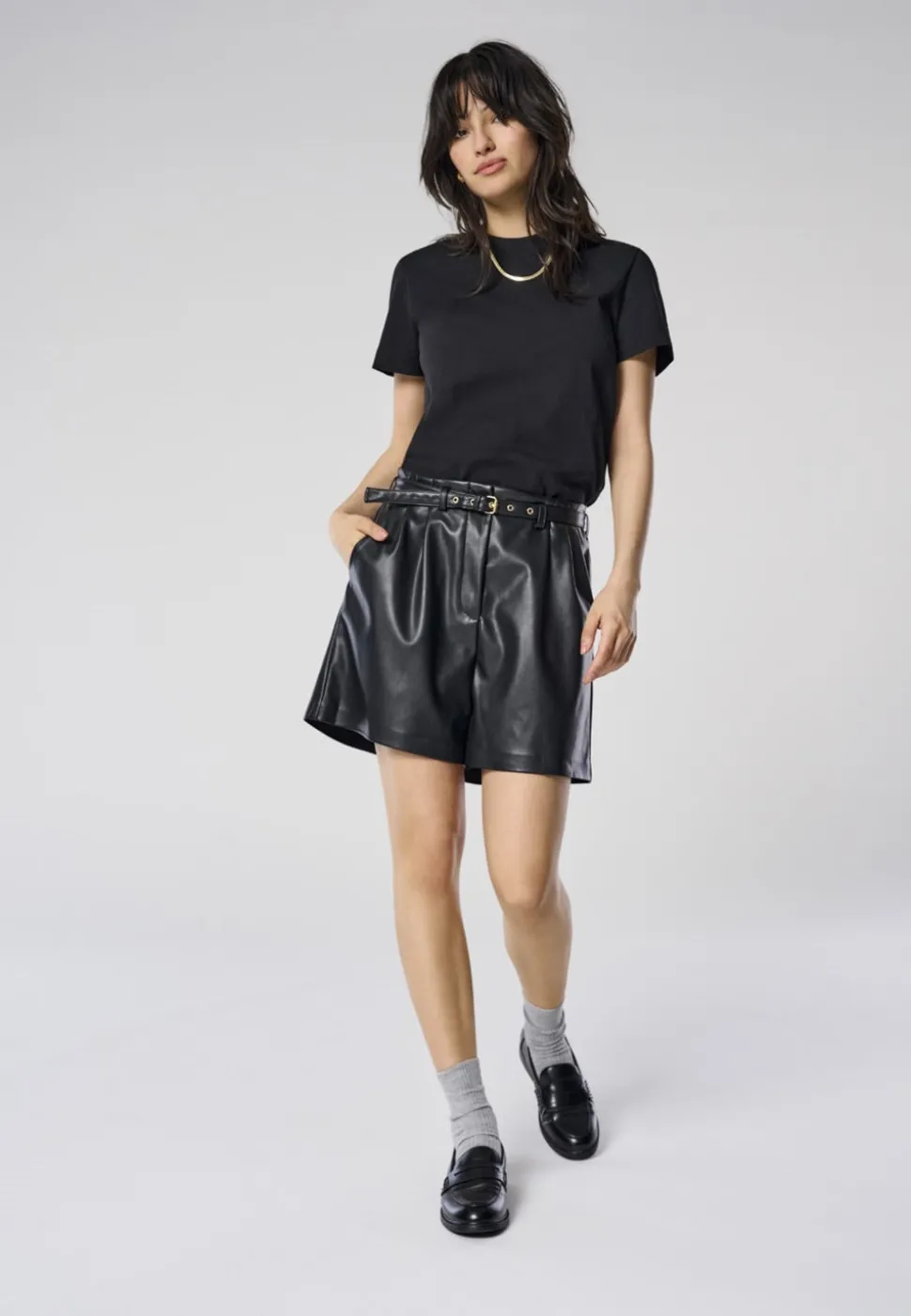 ONLHEIDI Middels høy midje Regular Fit Shorts i kunstskinn