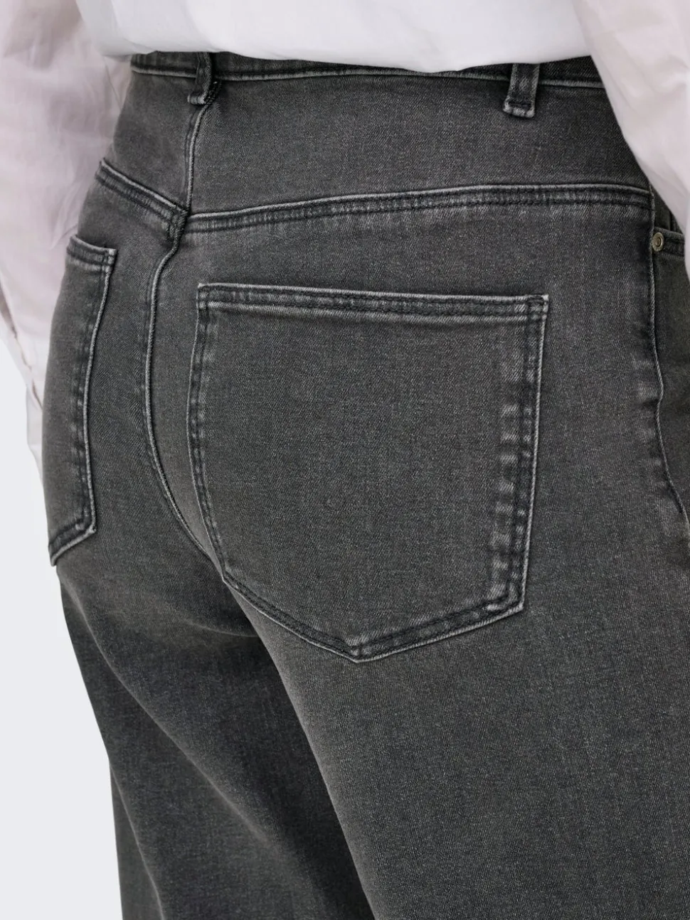 ONLSANNA Høy midje Wide Leg Fit Jeans