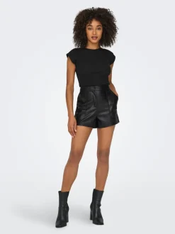 ONLTRICIA Middels høy midje Baggy Fit Shorts i kunstskinn